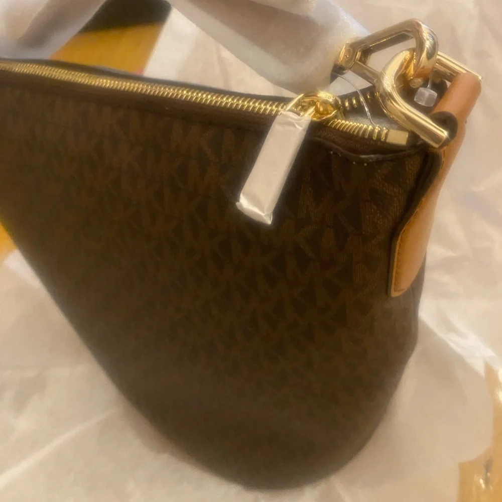 Michael Kors Brooke Medium Logo Bucket Bag Authentic New with Tags & Dust Bag